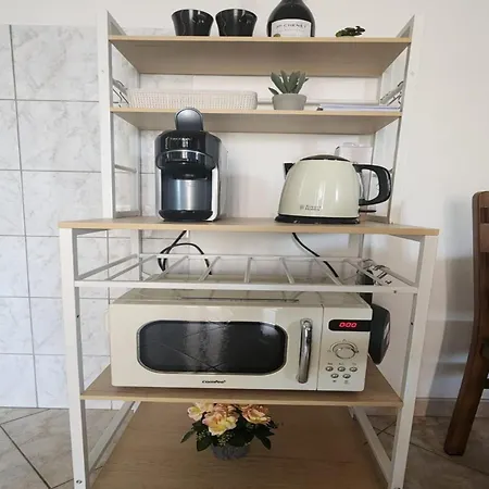 Charming Zara & Mia Apartment Supetar