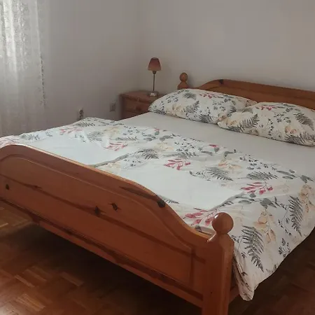 Apartment Charming Zara & Mia Supetar